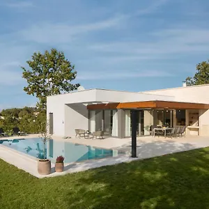 Eos Villa